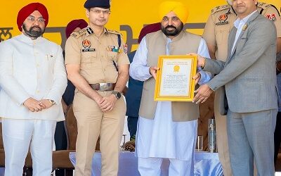 Thousands of people created history by praying for de-addiction in the Golden Temple, Amritsar, recorded in the Golden Book of World Records.