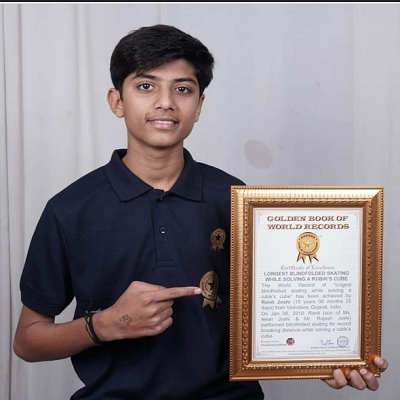 Ronit Joshi created a world record by solving Rubik's Cube while skating blindfolded