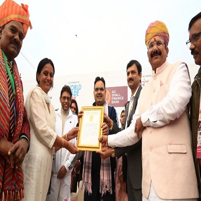 Thousands of runners ran wearing T-shirts with “Jai Shri Ram” written on them. 15th AU Jaipur Marathon registered in the Golden Book of World Records